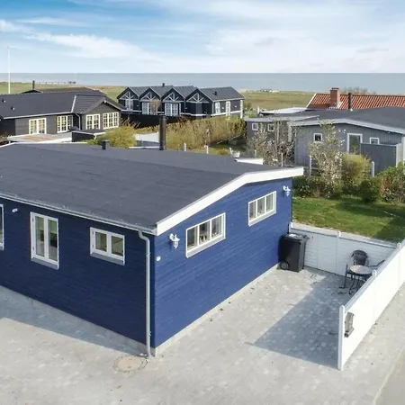 Three-bedroom In 펜션