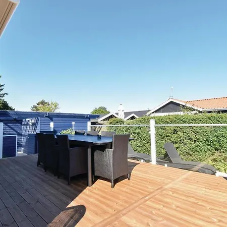 Three-bedroom In Нюборг